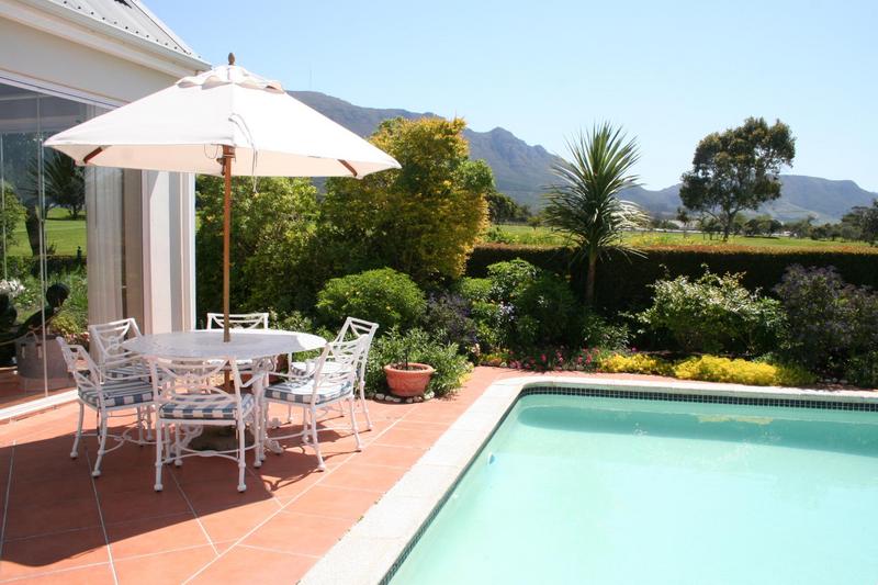 To Let 3 Bedroom Property for Rent in Steenberg Estate Western Cape